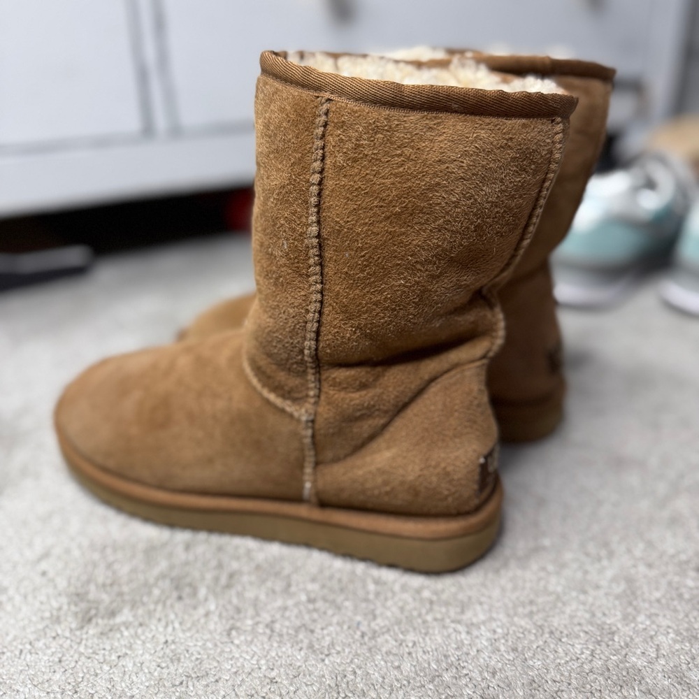 UGG Classic Short Boots in Cream and Brown - Picture 5 of 8